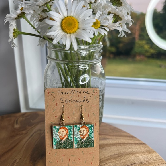 🌻🎨 Van Gogh painting art museum summer fun retro theme earrings novelty - Picture 4 of 7
